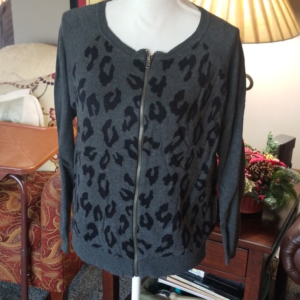 Apt 9 Gray/Black Sweater